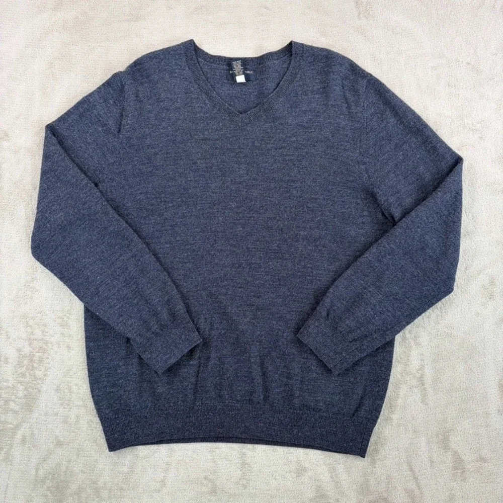 Banana Republic 100% Merino Wool V Neck Sweater in Heather Blue Men Large
